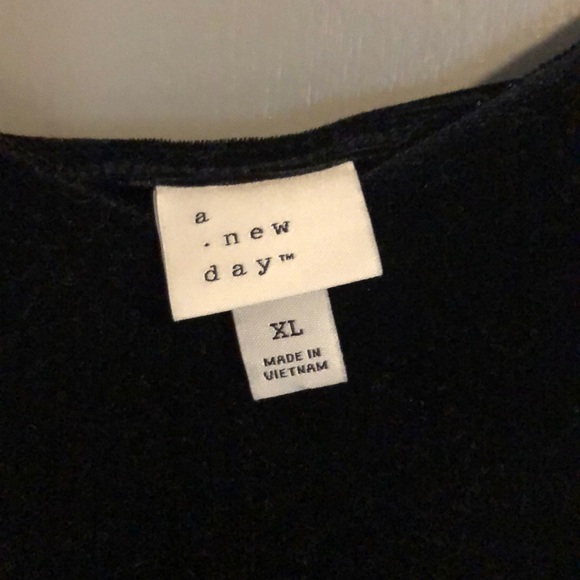 Black Velvet Top - Picture 3 of 3